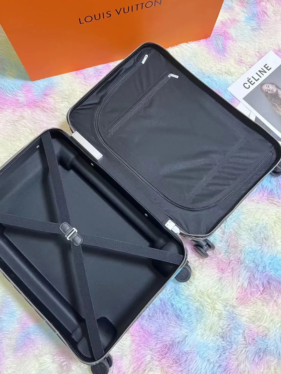 HORIZON SUNRISE CABIN ECLIPSE CUSTOM 37L 55 SUITCASE 0611